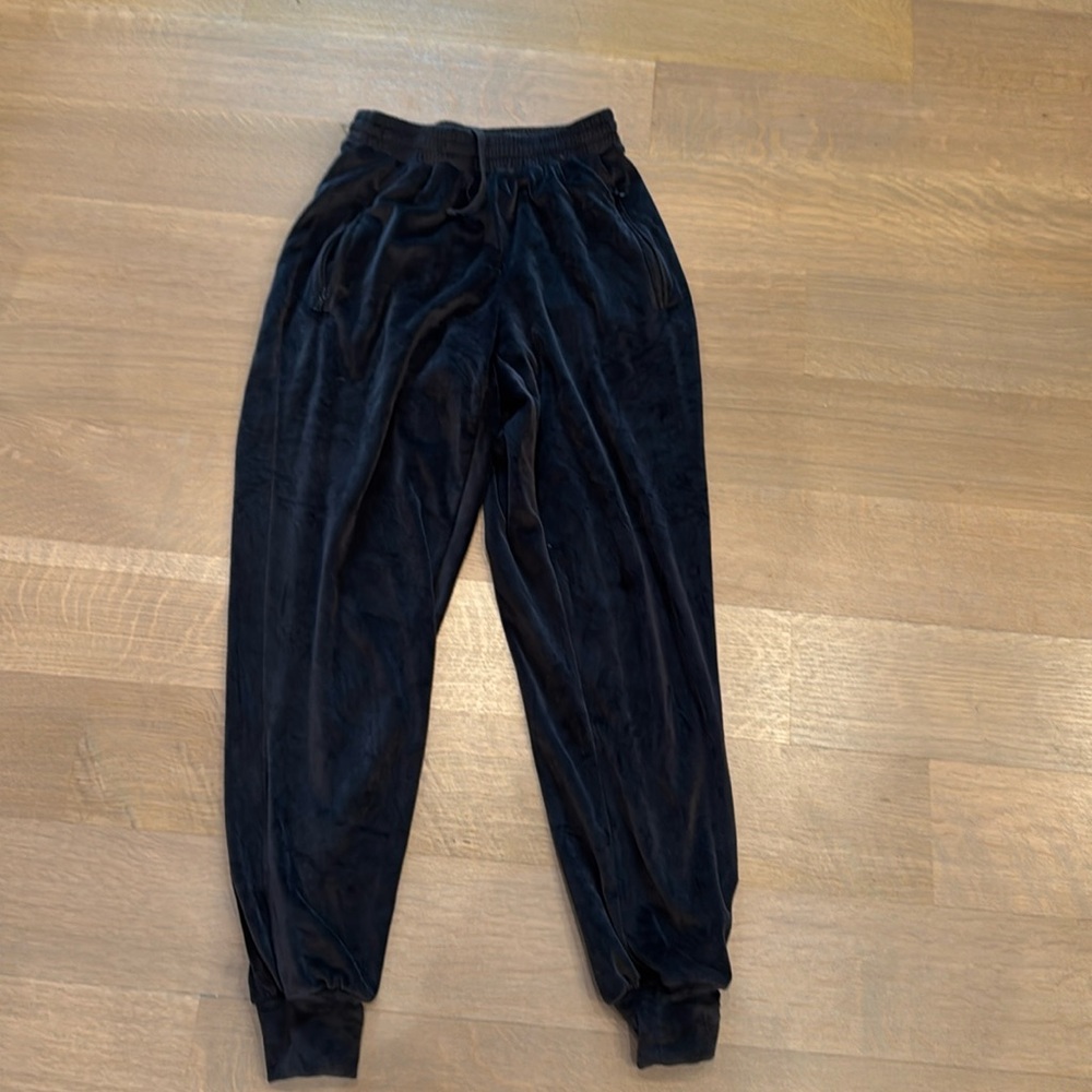 Skims velour joggers